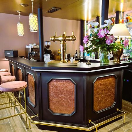 Logis Hotel Le Boudoir Belvès Exteriör bild