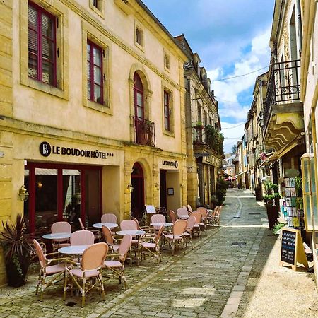 Logis Hotel Le Boudoir Belvès Exteriör bild