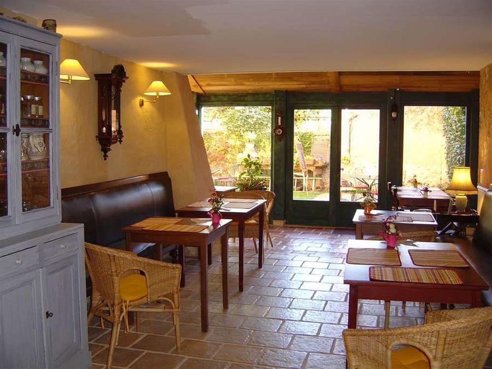Logis Hotel Le Boudoir Belvès Exteriör bild