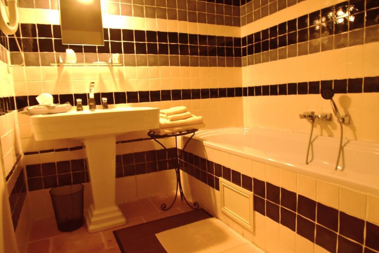 Logis Hotel Le Boudoir Belvès Exteriör bild