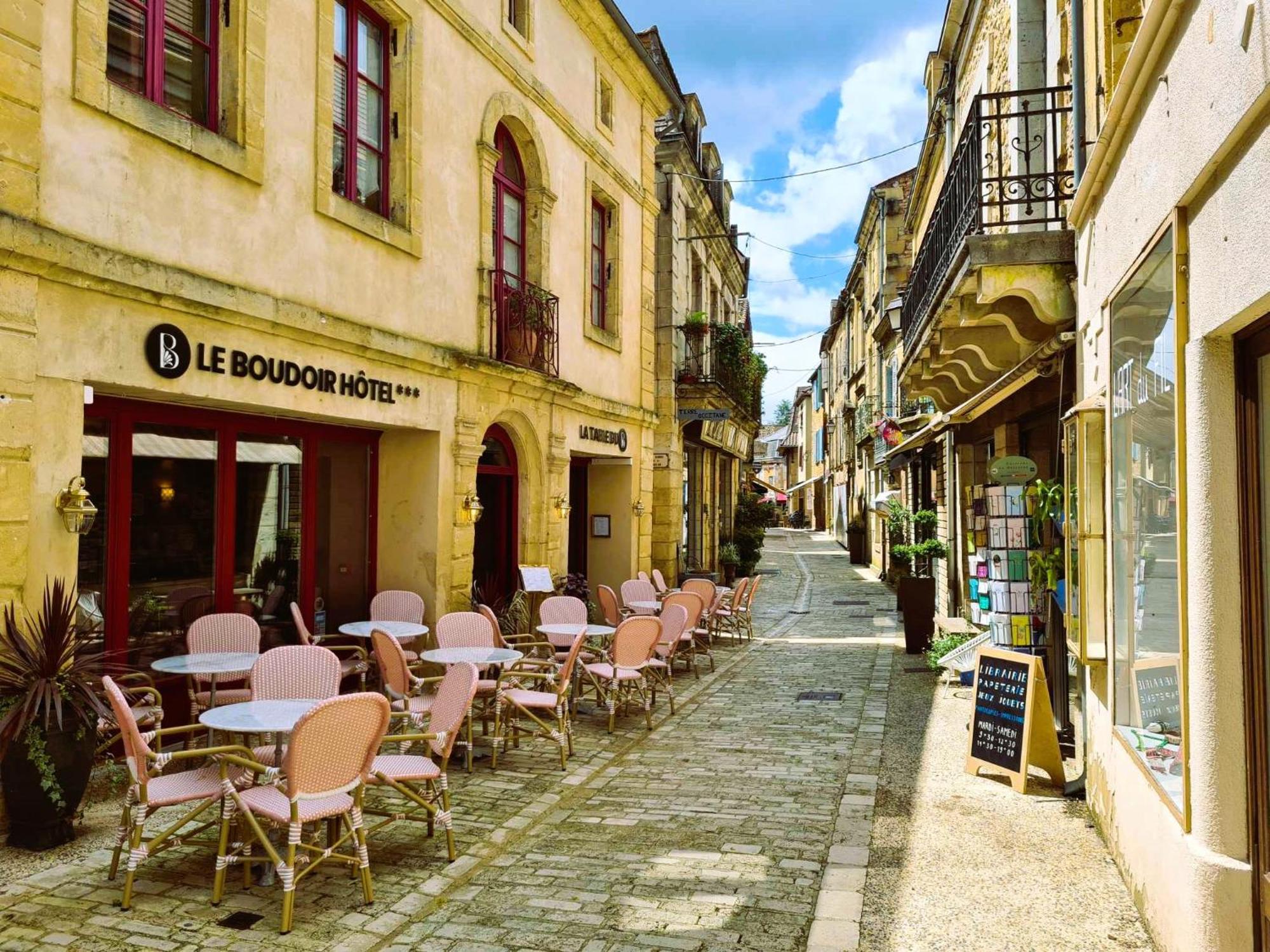 Logis Hotel Le Boudoir Belvès Exteriör bild