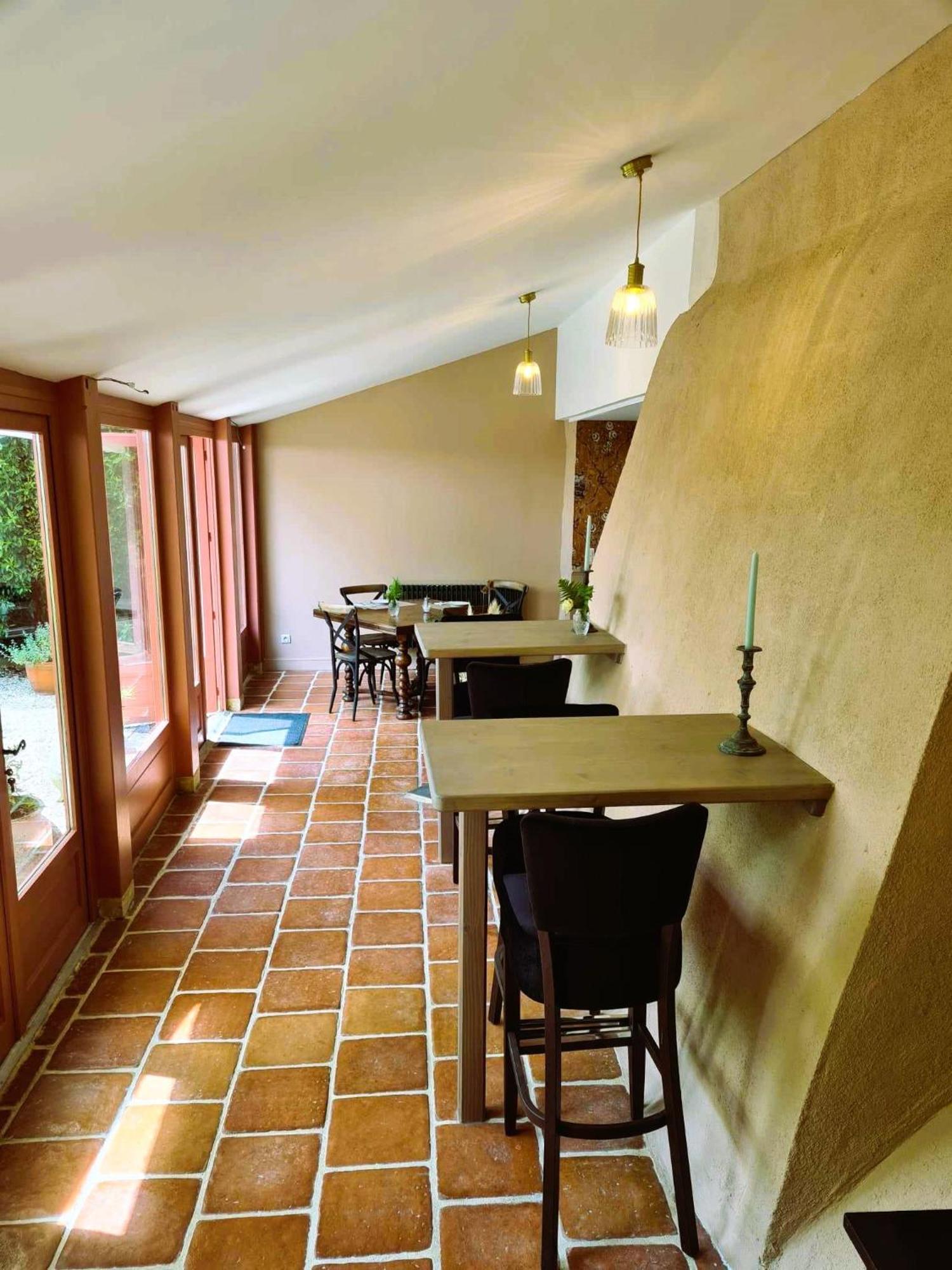 Logis Hotel Le Boudoir Belvès Exteriör bild