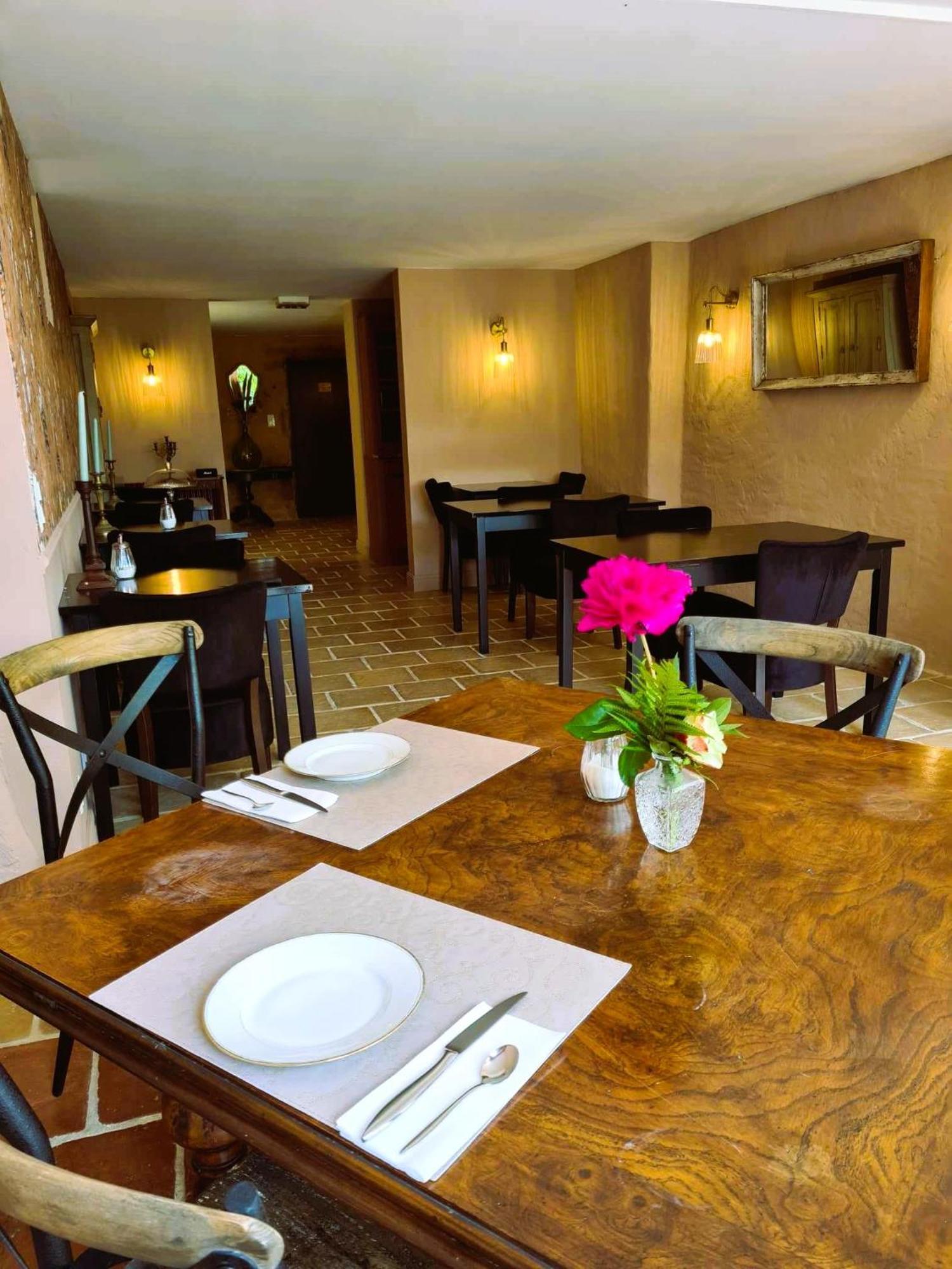 Logis Hotel Le Boudoir Belvès Exteriör bild
